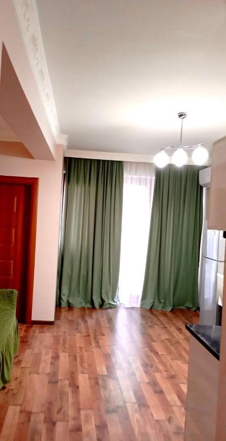 Daniel Sea View Apartment Batumi Exterior foto